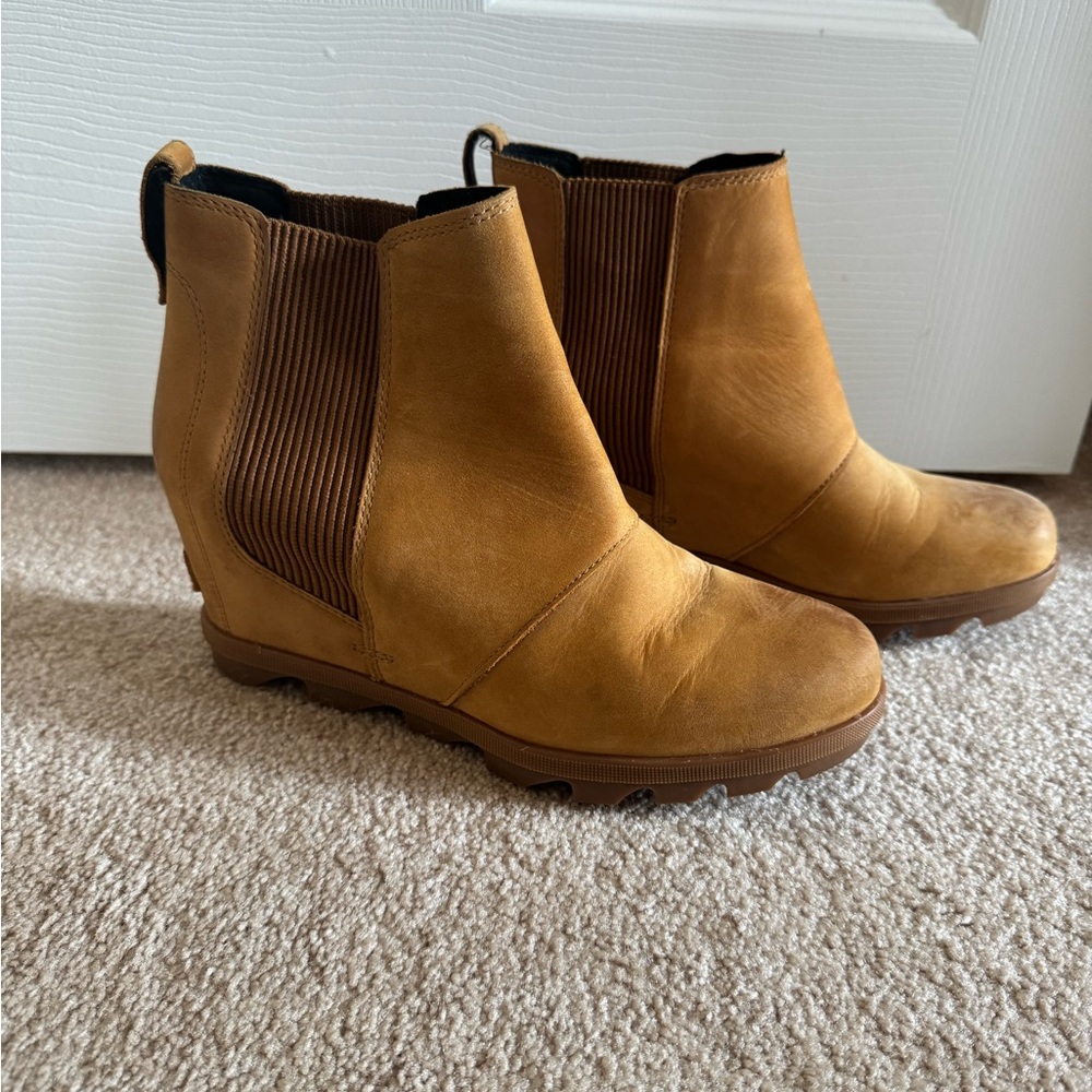 Sorel Tan Chelsea Ankle Boots with Wedge Sole